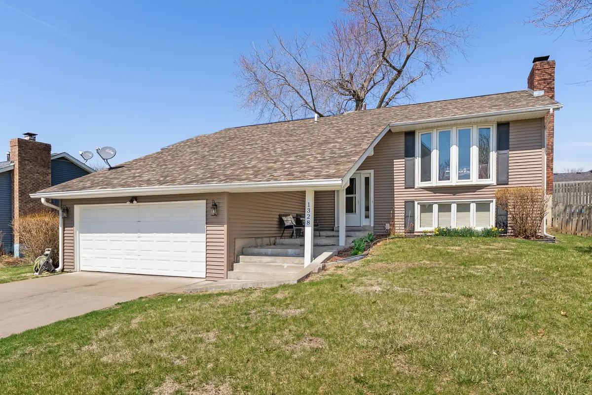 1328 W 47th Court, Davenport, IA 52806 - #1