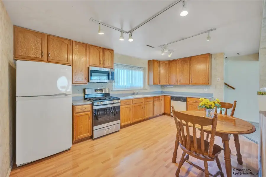 819 Dartmoor Drive, Crystal Lake, IL 60014 - #3