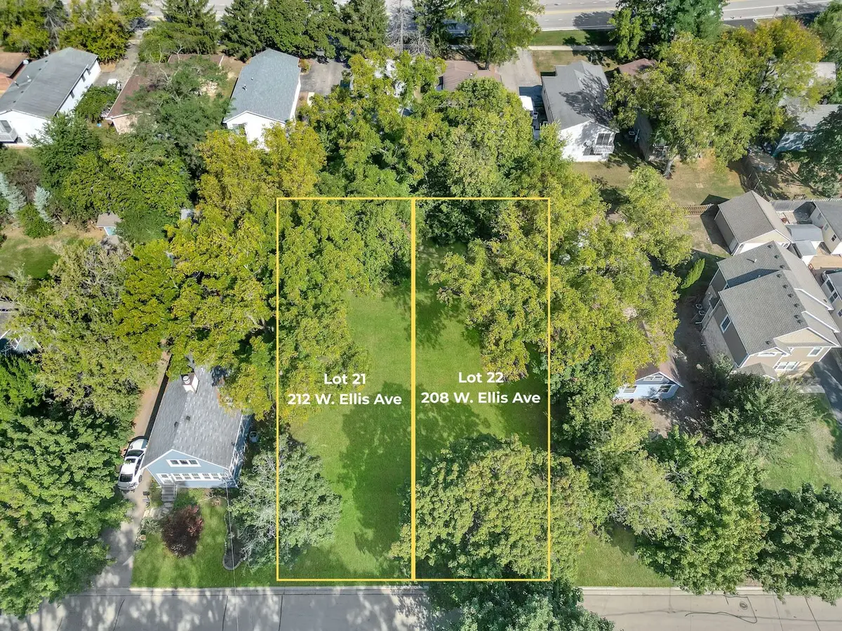 208 W Ellis Avenue, Libertyville, IL 60048 - #1