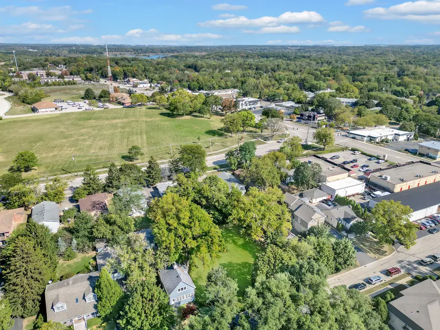 208 W Ellis Avenue, Libertyville, IL 60048 - #3