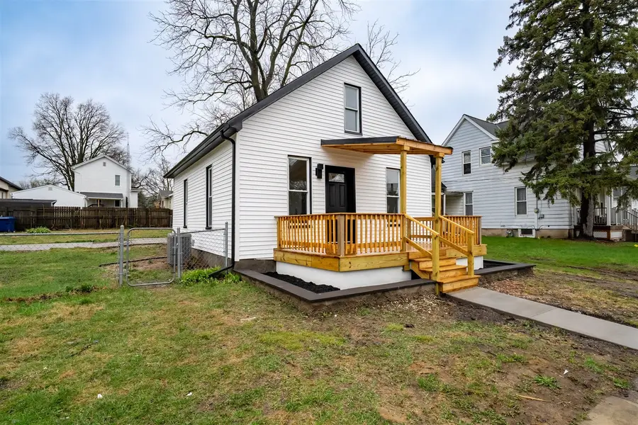 1022 W Taylor Street, Bloomington, IL 61701 - #3