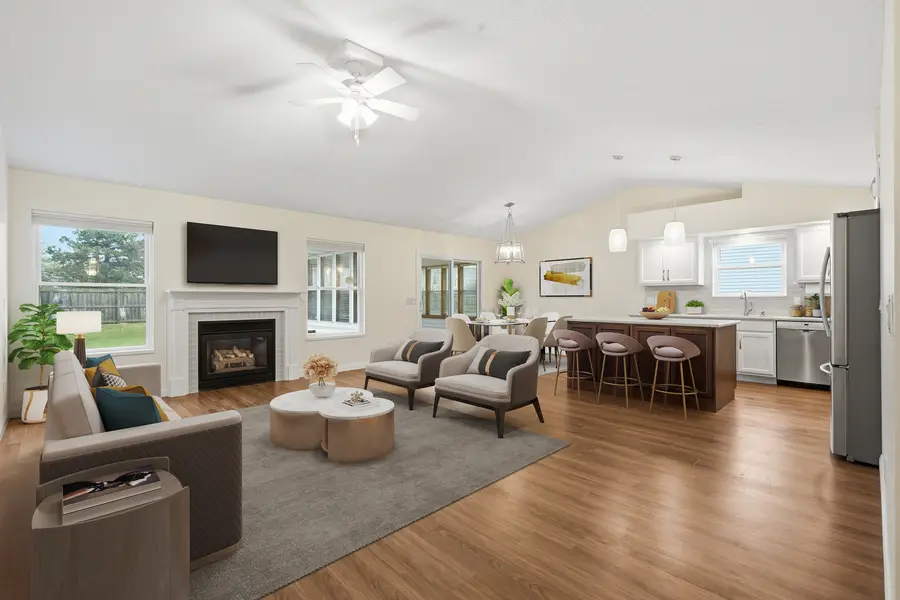 2315 E 57th Street, Davenport, IA 52807 - #2