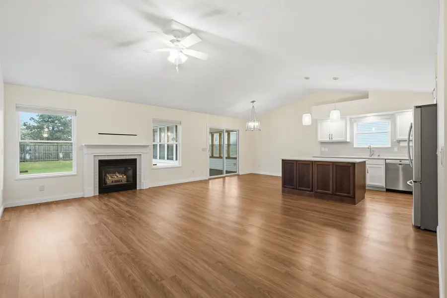 2315 E 57th Street, Davenport, IA 52807 - #3