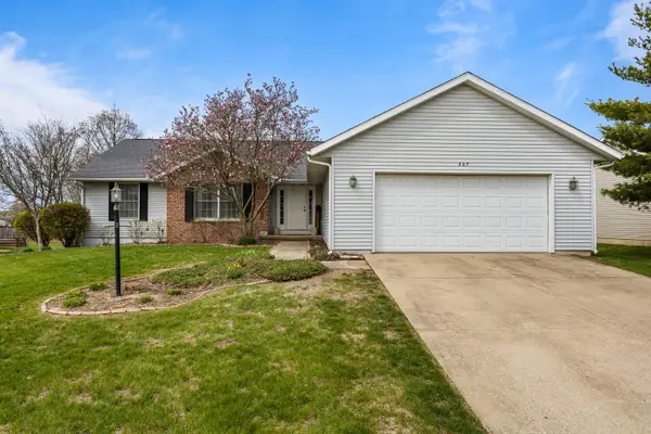807 Heather Drive, Mahomet, IL 61853