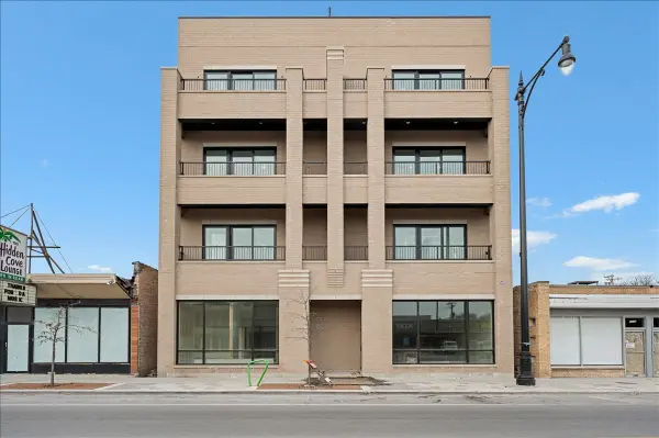 5340 N Lincoln Avenue #403, Chicago, IL 60625