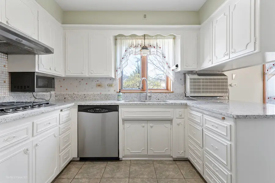 1121 N Northwest Highway, Park Ridge, IL 60068 - #2