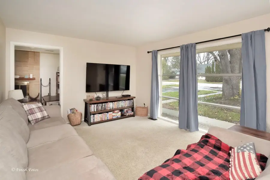 425 E Broadway Avenue, Crystal Lake, IL 60014 - #3