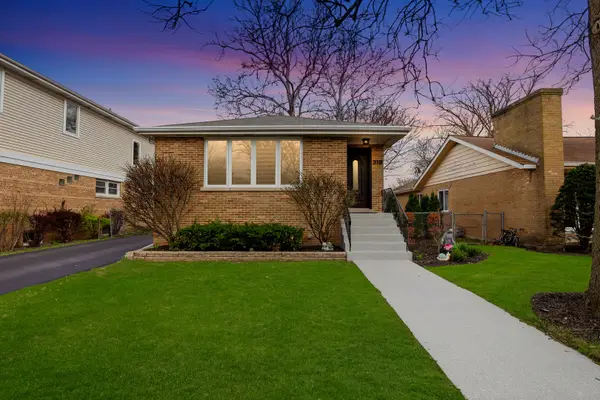 318 Hibbard Road, Wilmette, IL 60091