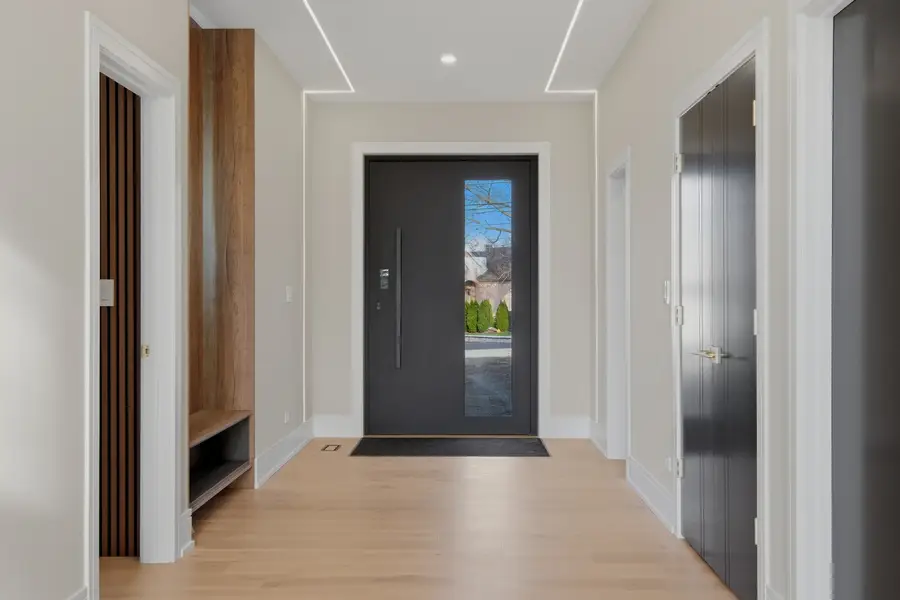 2108 N Chestnut N Chestnut Avenue, Arlington Heights, IL 60004 - #3