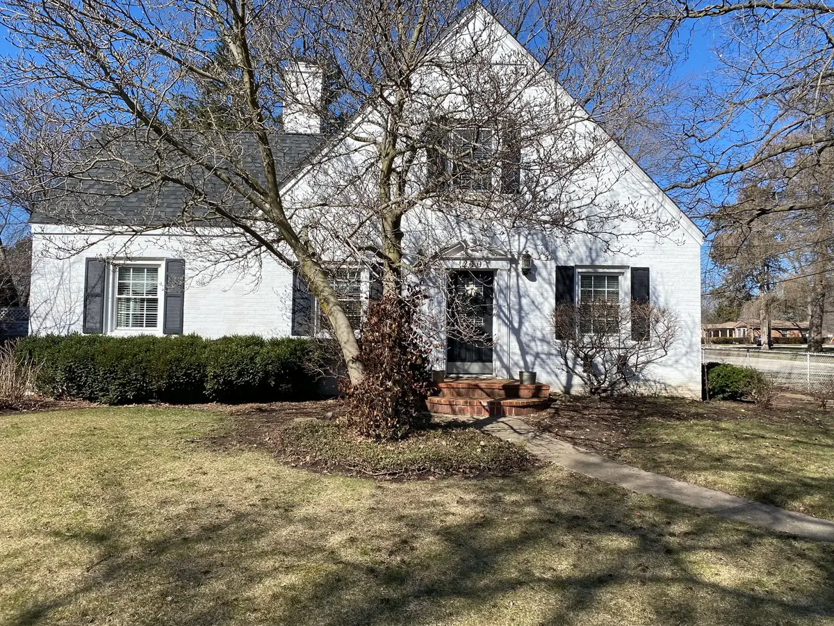 240 S Mchenry Avenue, Crystal Lake, IL 60014 - #1