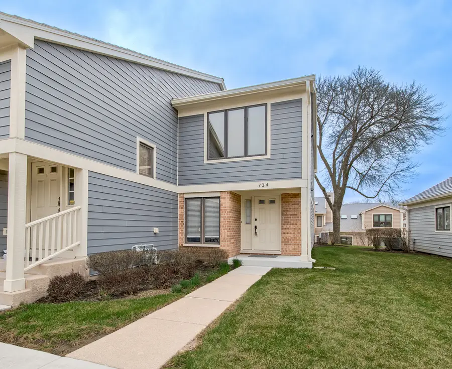 724 Ascot Court, Libertyville, IL 60048 - #2