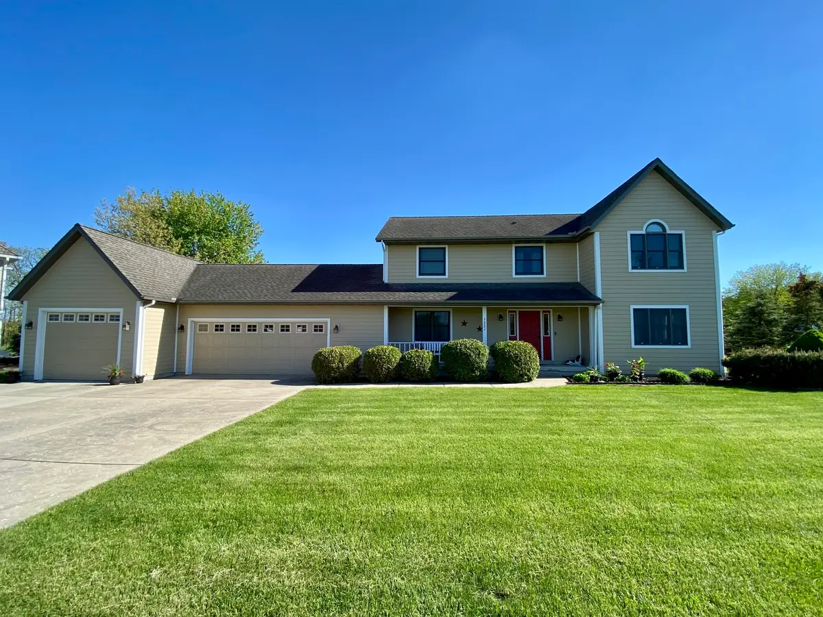 1221 S Fox Run Drive, Seneca, IL 61360 - #1