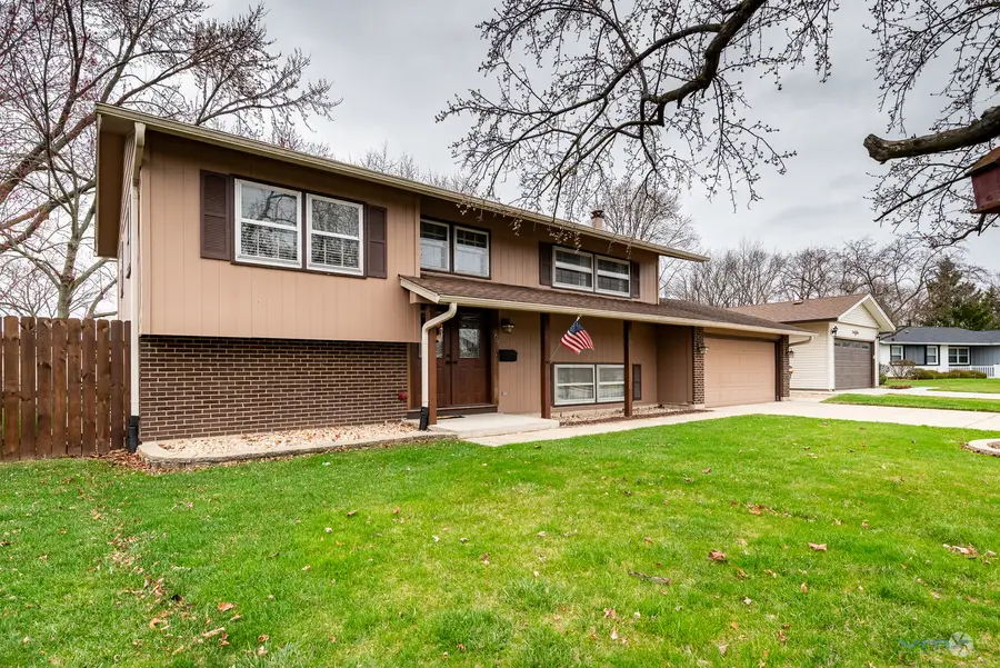 67 Kenilworth Avenue, Elk Grove Village, IL 60007 - #2