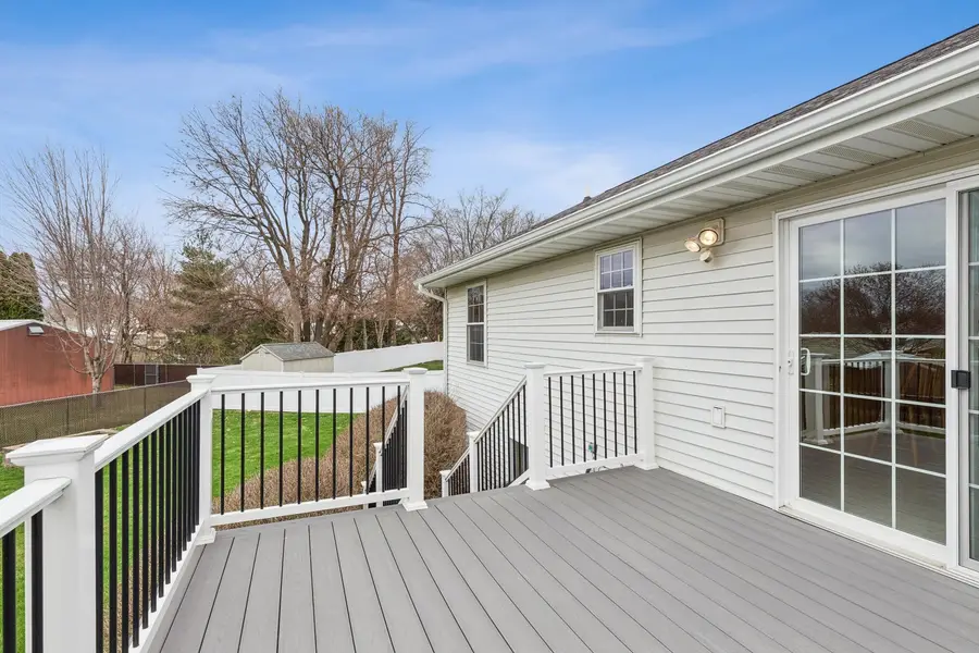 421 Lee Court, Dewitt, IA 52742 - #3