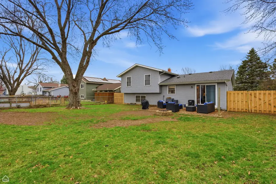 3706 W Bradley Court, McHenry, IL 60050 - #2