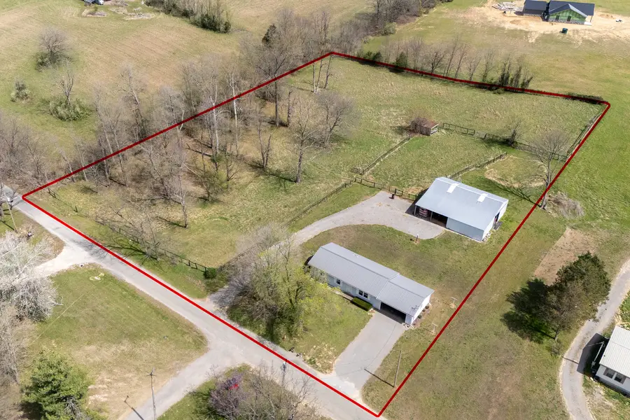 306 N White Street N, Creal Springs, IL 62922 - #3