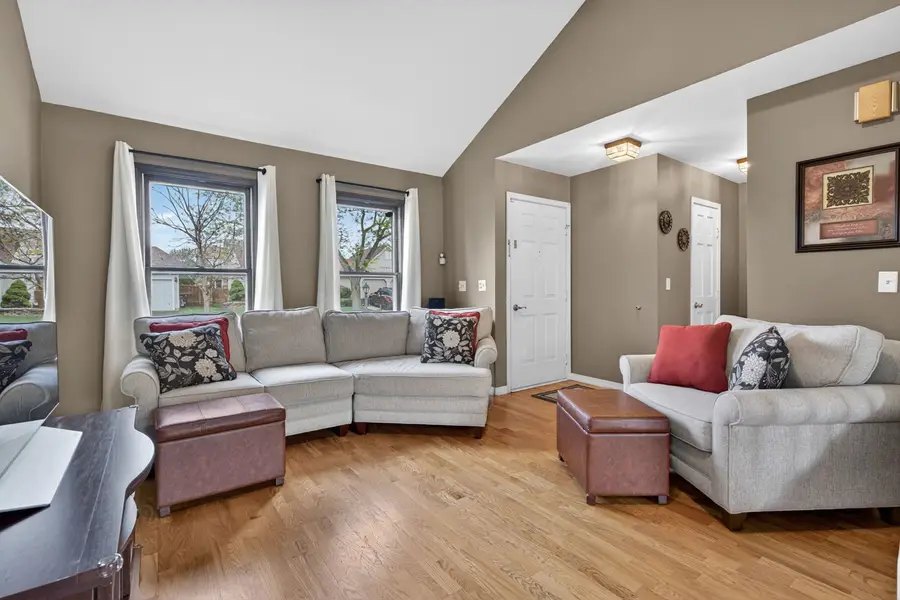 81 Washington Avenue, Streamwood, IL 60107 - #3
