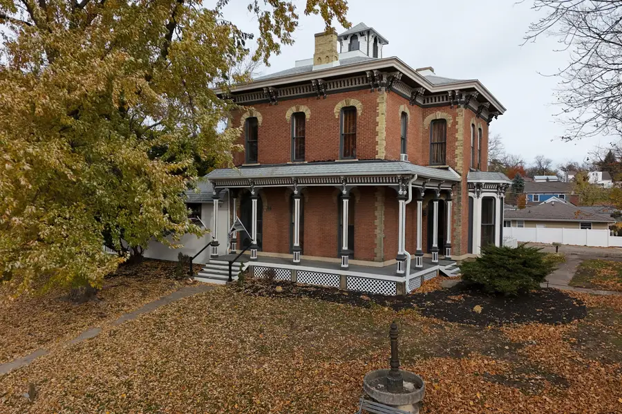 402 W Lincolnway Road, Morrison, IL 61270 - #3