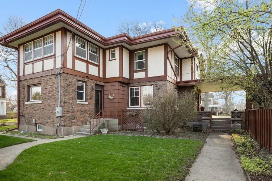 205 E Lincoln Avenue, Watseka, IL 60970 - #3