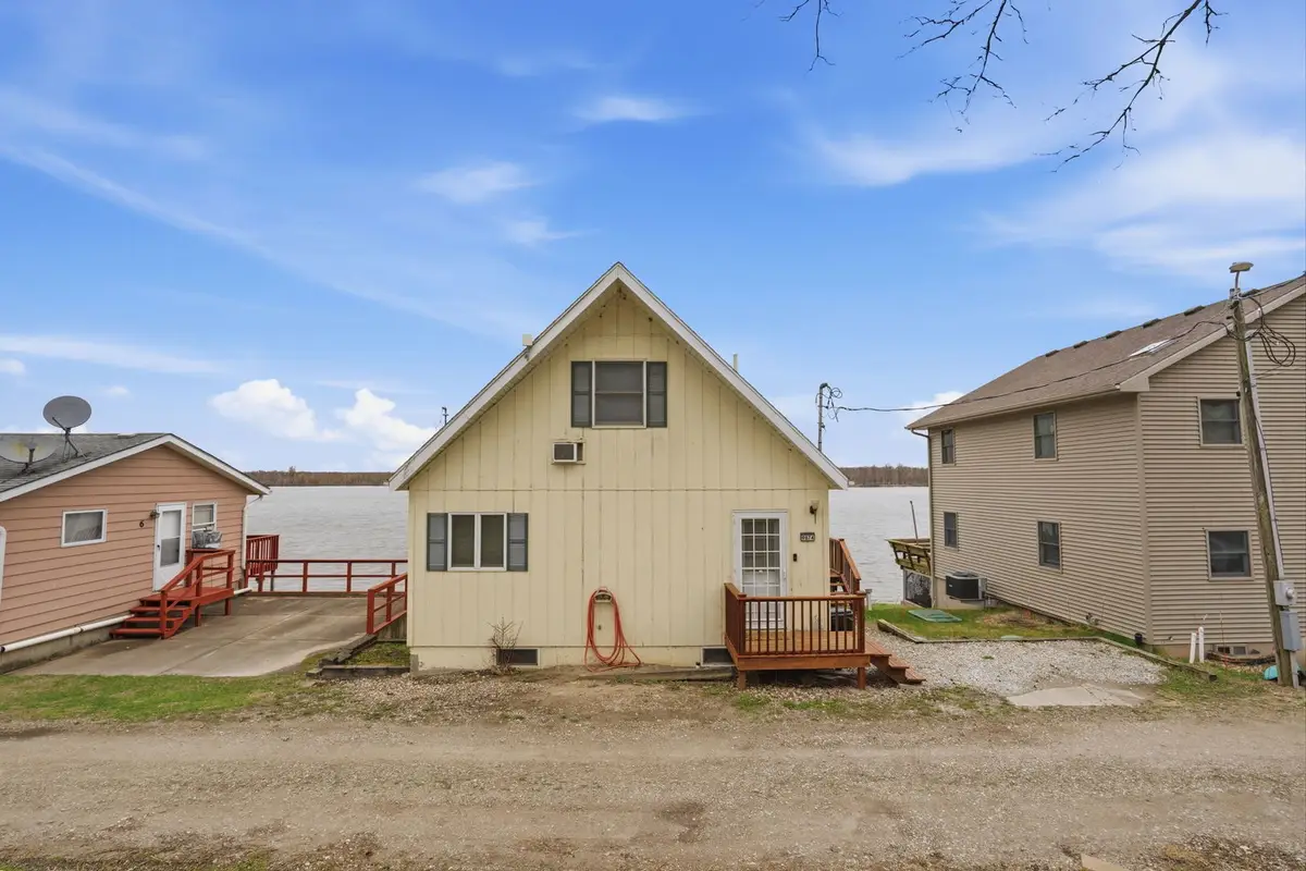 9874 F Avenue, Wapello, IA 52653 - #1