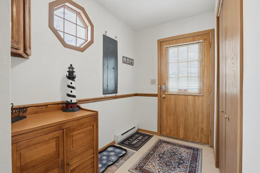 9874 F Avenue, Wapello, IA 52653 - #3