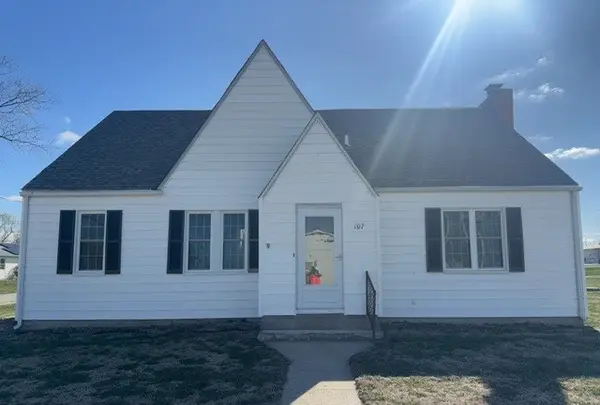 107 N 3rd Street, Irvington, IL 62848