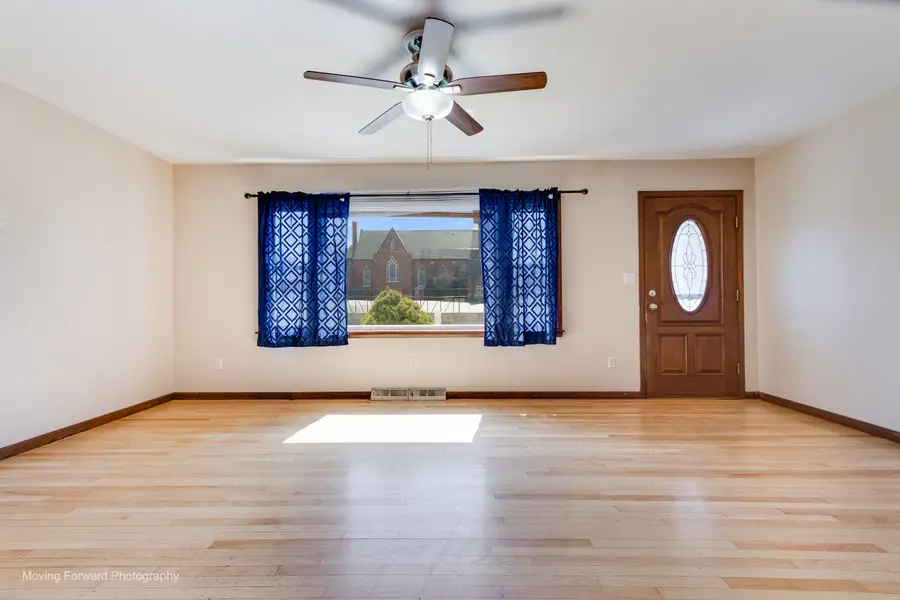 284 Washington Avenue, Hampshire, IL 60140 - #3