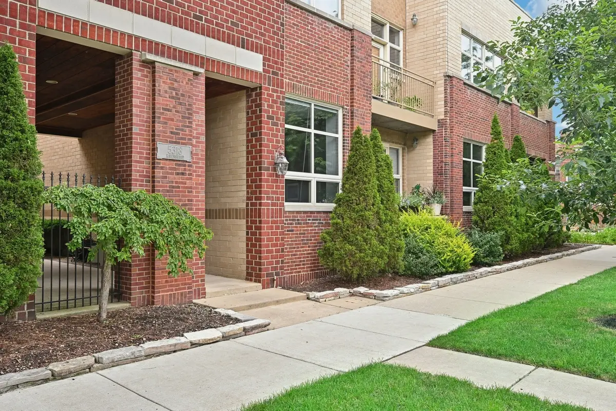 5318 N Ravenswood Avenue #107, Chicago, IL 60640 - #1