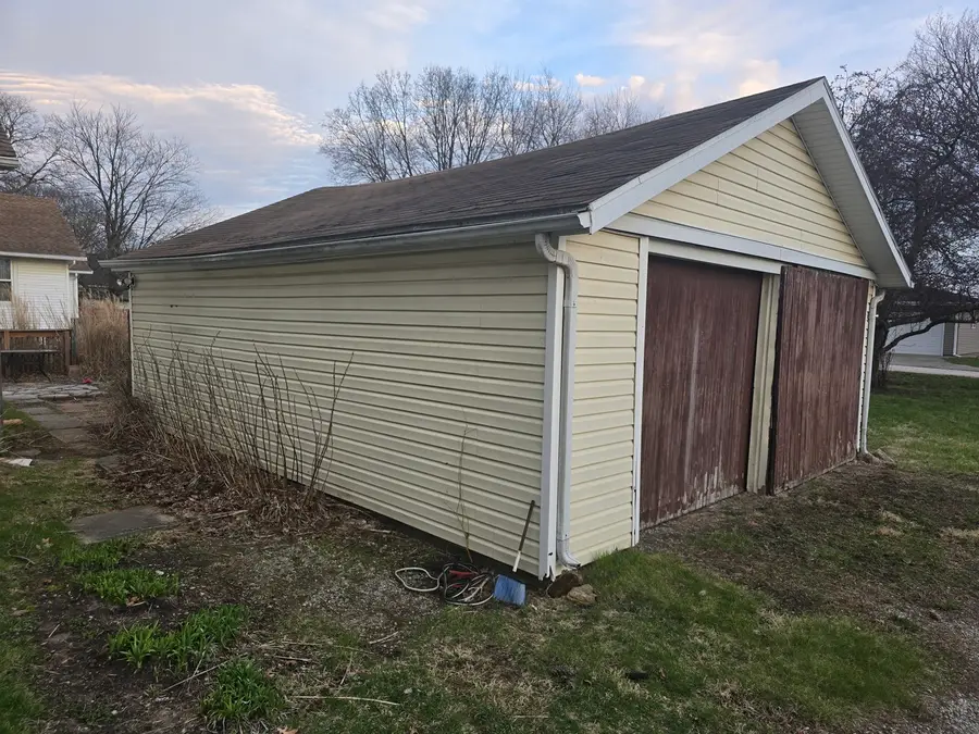 201 E Carlisle Street, McLean, IL 61754 - #3