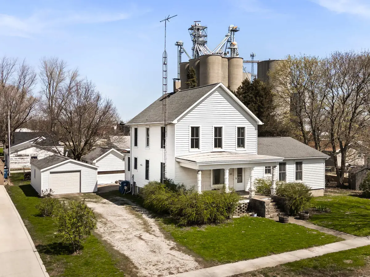 103 W Wood Street, Colfax, IL 61728 - #1