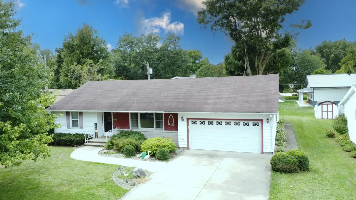 905 S 4th Street, Watseka, IL 60970 - #1