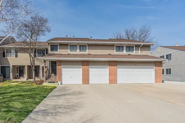 924 Hidden Lake Drive #924, Buffalo Grove, IL 60089