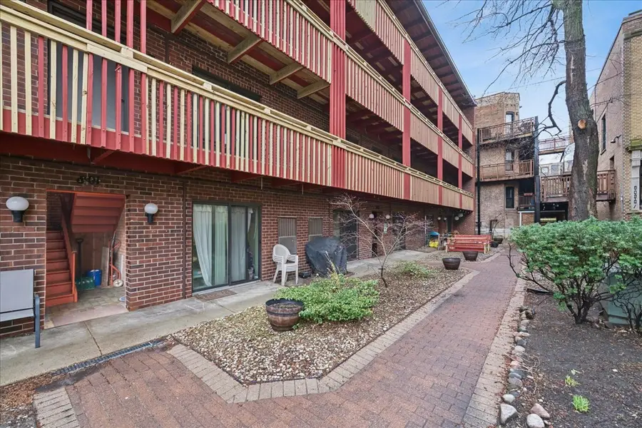 805 W Oakdale Avenue #1A, Chicago, IL 60657 - #2