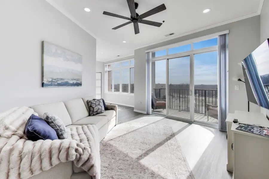 1199 E Port Clinton Road #701, Vernon Hills, IL 60061 - #3