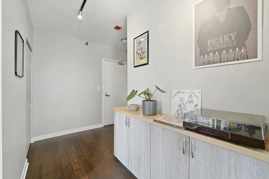 200 W Grand Avenue #903, Chicago, IL 60654 - #3
