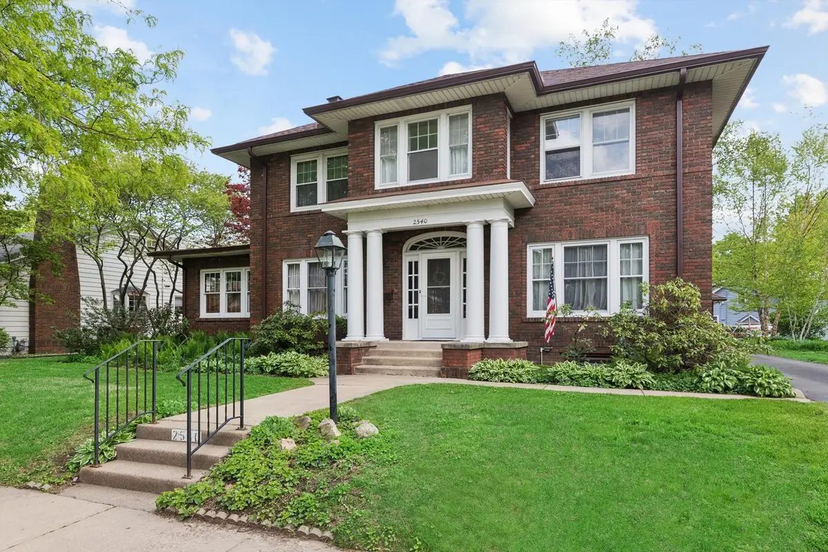 2540 19th Avenue, Rock Island, IL 61201 - #1