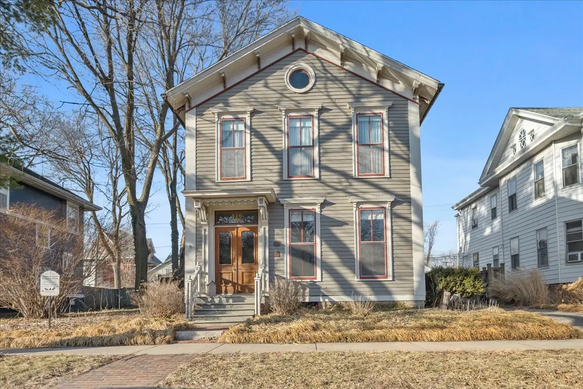 510 E Grove Street, Bloomington, IL 61701 - #1
