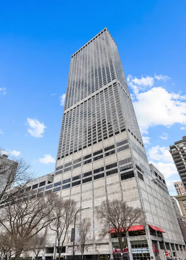 180 E Pearson Street #3702, Chicago, IL 60611