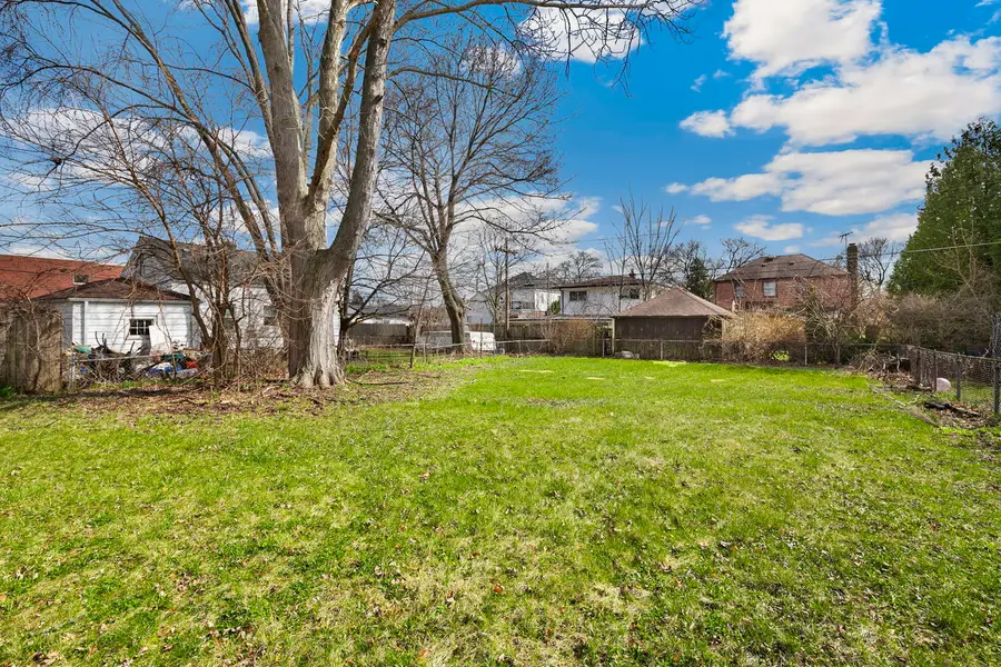 909 Highland Avenue, Waukegan, IL 60085 - #3