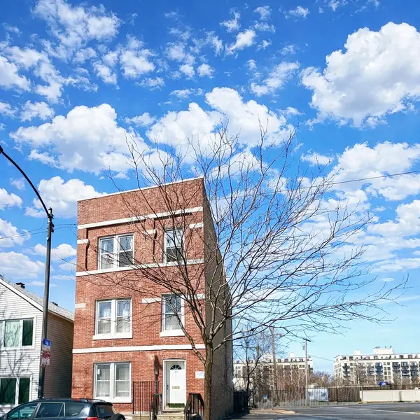 Address Withheld By Seller, Chicago, IL 60608