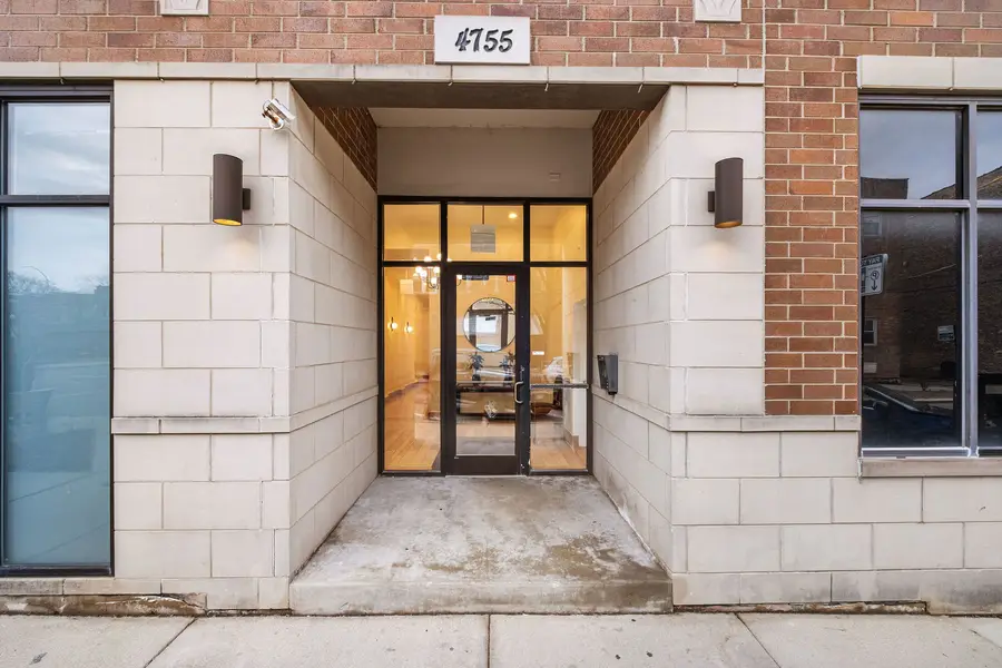 4755 N Washtenaw Avenue #305, Chicago, IL 60625 - #2
