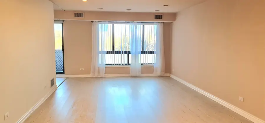 3700 Capri Court #206, Glenview, IL 60025 - #2