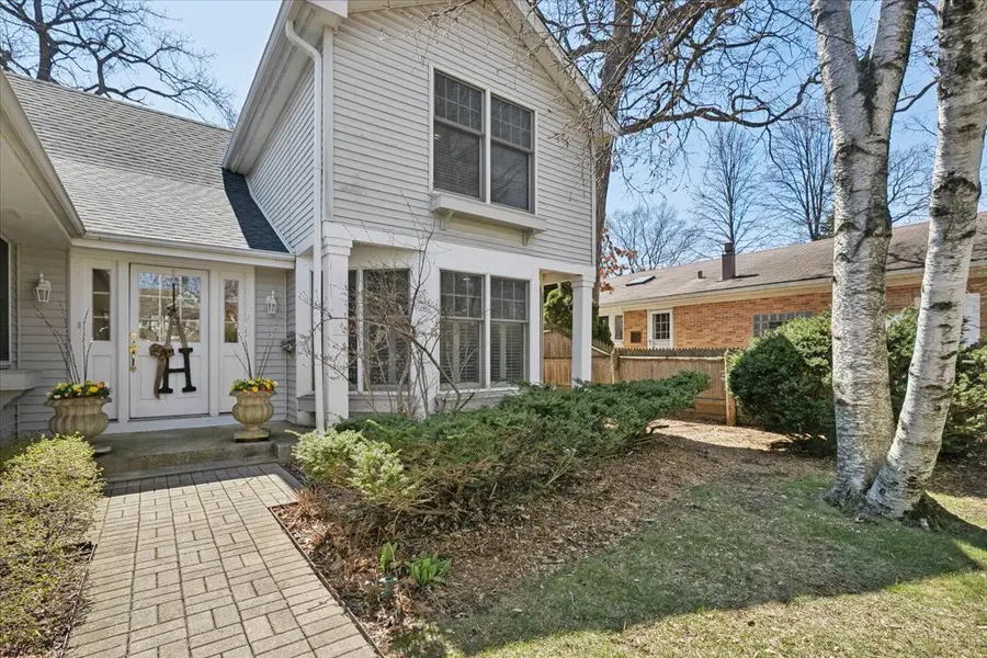 209 E Washington Avenue, Lake Bluff, IL 60044 - #3