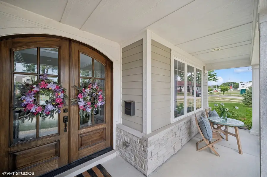 9512 Sayre Avenue, Morton Grove, IL 60053 - #3