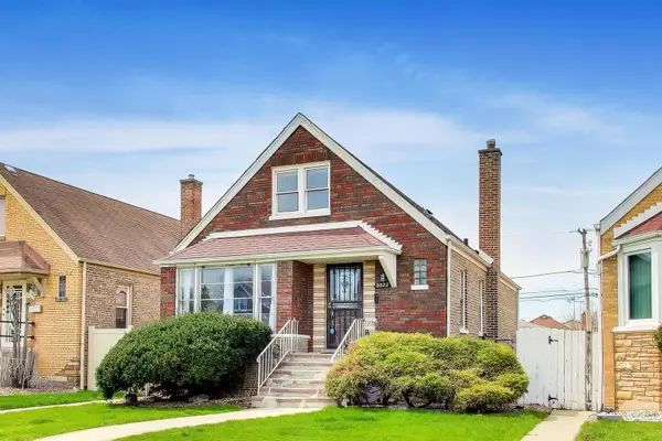 8022 S Albany Avenue, Chicago, IL 60652