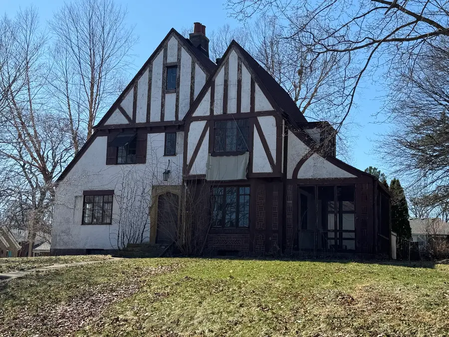 618 S Harvey Avenue, Freeport, IL 61032 - #2