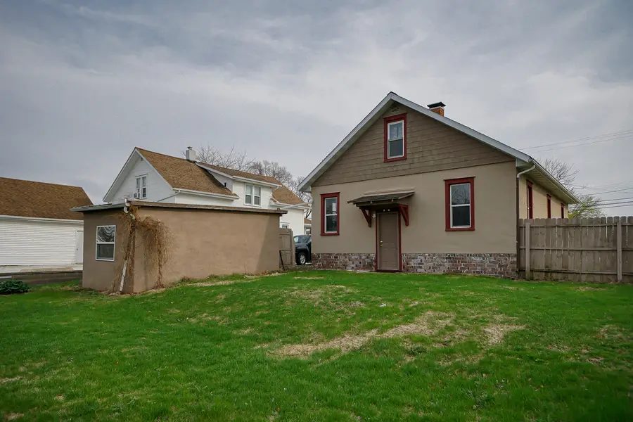 711 Peoria Street, Washington, IL 61571 - #3