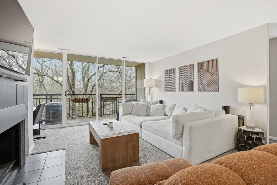 1833 Four Lakes Avenue #3F, Lisle, IL 60532 - #3