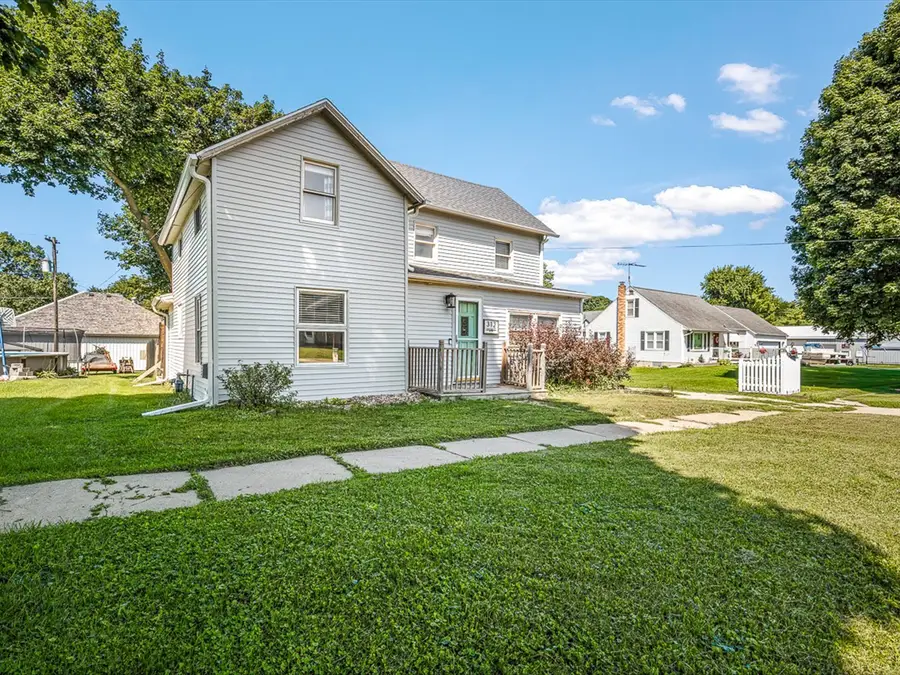 312 N Stanton Street, Davis, IL 61019 - #2