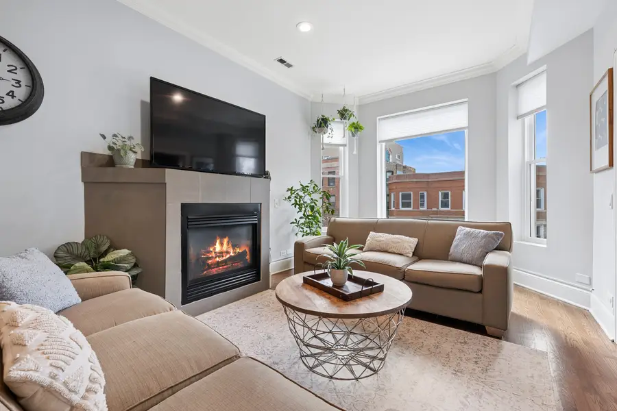 3745 N Wilton Avenue #2, Chicago, IL 60613 - #2